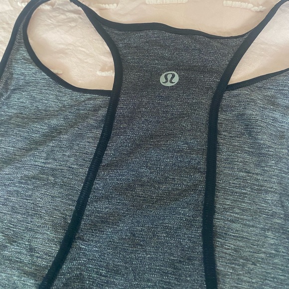 Lululemon size 6 grey tank - Picture 3 of 4